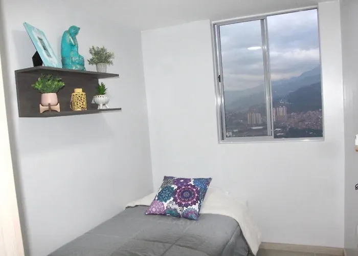 New Lovely 3 Bedroom Condo With An Awesome View!