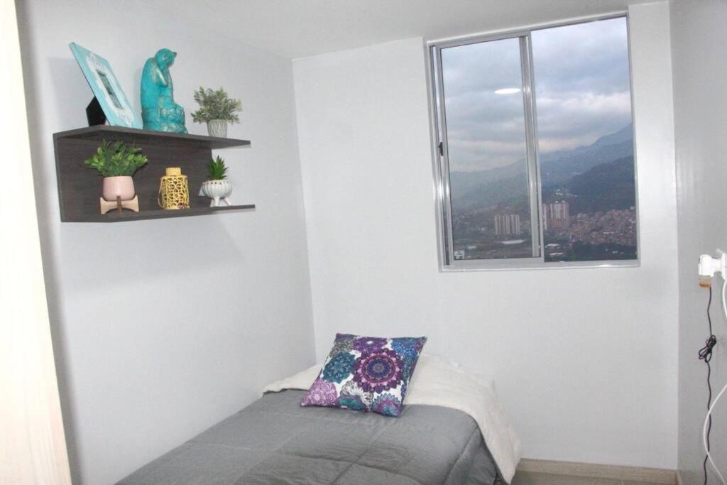 New Lovely 3 Bedroom With An Awesome View! Apartment *